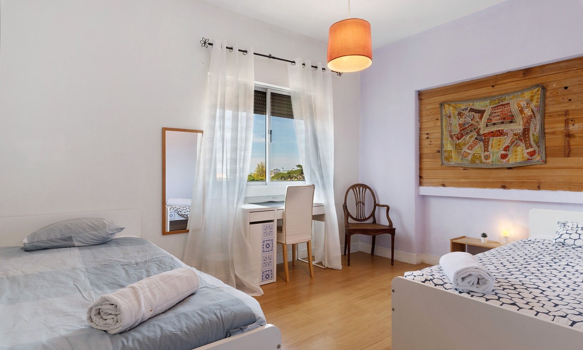 Estoril Apartment | Apartment 'Bisa's House' with Sea View and Wi-Fi