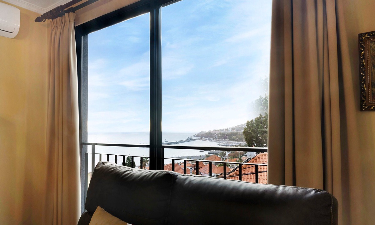 Santa Maria Maior Apartment | Holiday Apartment "Palheiro Residence Vista Mar" with Sea View, Balconies & Wi-Fi
