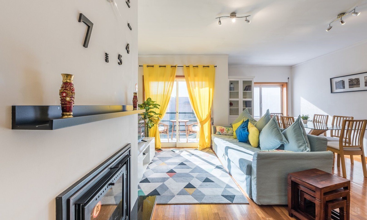Santa Marinha Apartment | GuestReady - Candal Big Watch