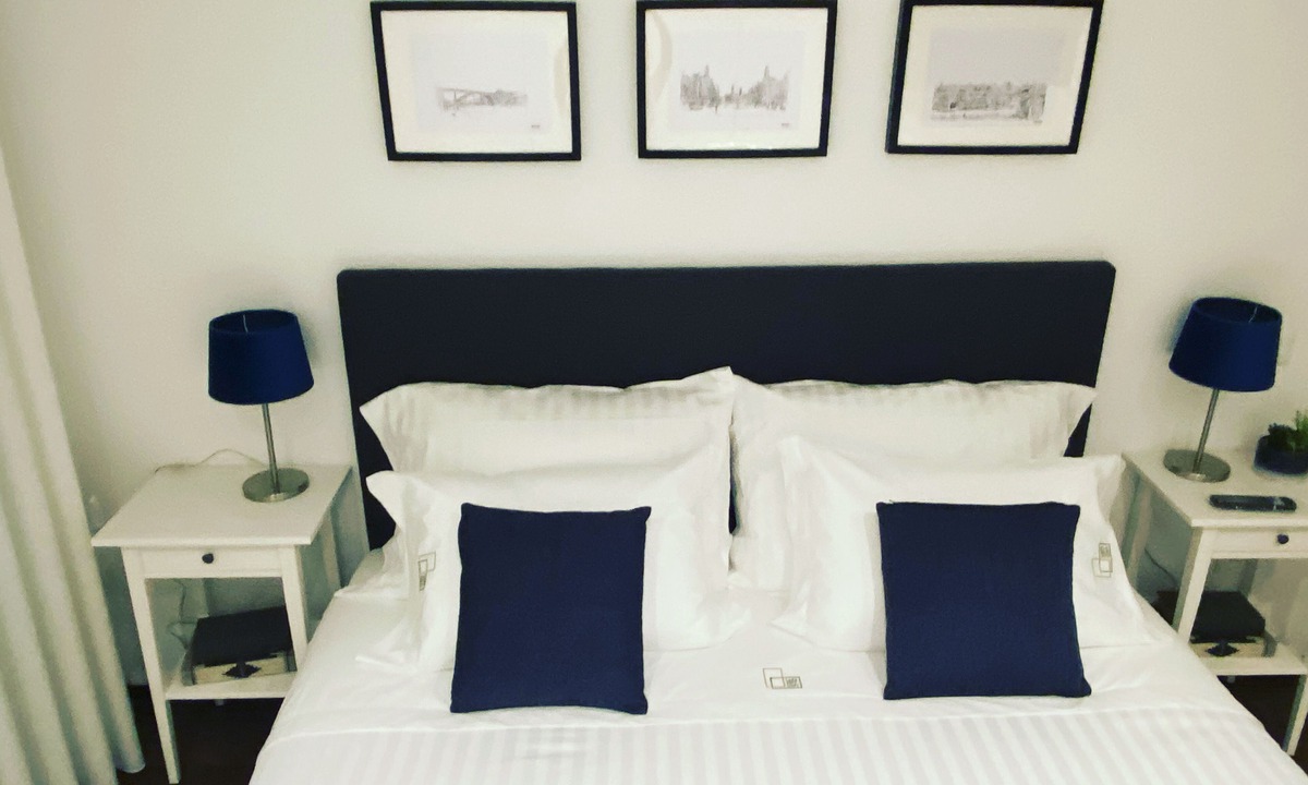 Lapa Apartment | Oporto City Center Apartment with terrace
