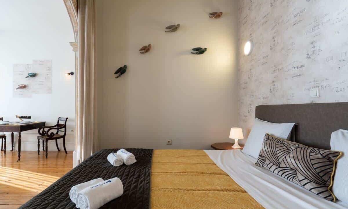 Lordelo do Ouro e Massarelos Apartment | Gorgeous Flat w/Balcony by HostWise