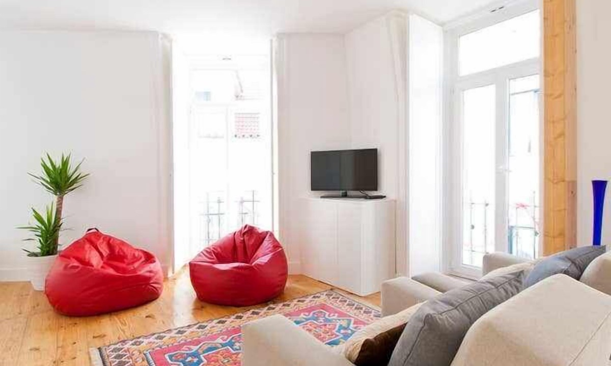 Alfama Apartment | Cozy Duplex flat with AC. Lovely neighbourhood.