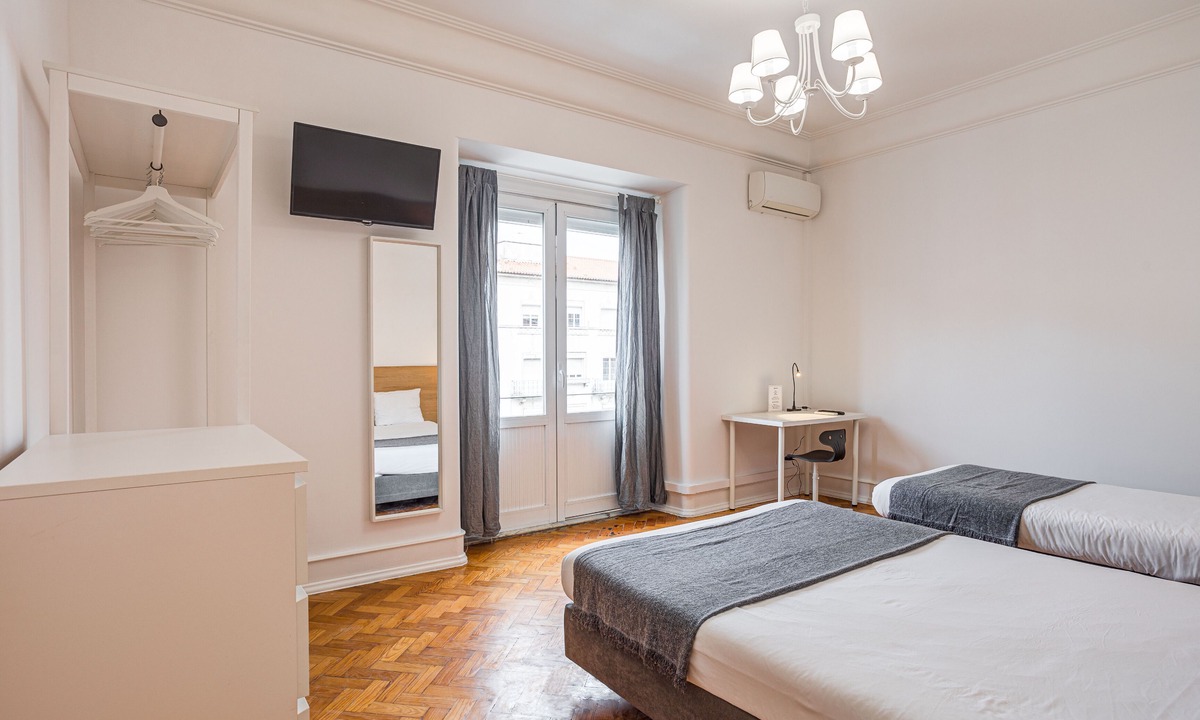 Sao Jorge de Arroios Apartment | Home Out 4D - 5 Bedroom Apartment with Parking