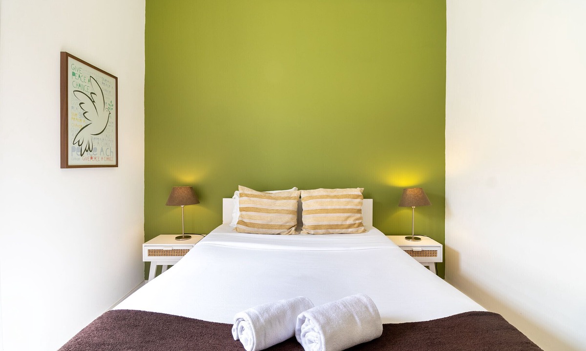 Misericordia Apartment | Central Chiado RC by Central Hill