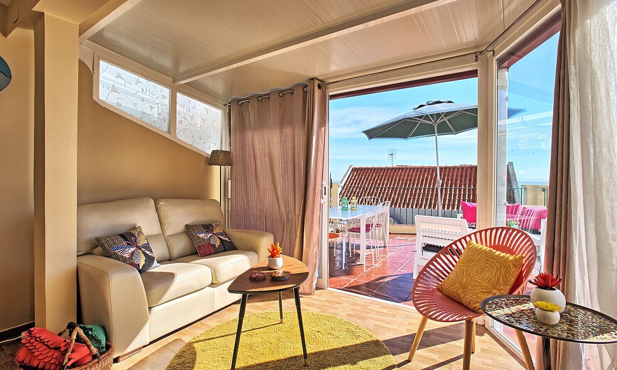 Santo Estevao Apartment | RM7 - Terrace & River View | Alfama | AC | Sleeps 6 | 3 BEDS 2 BATHS | Panteao