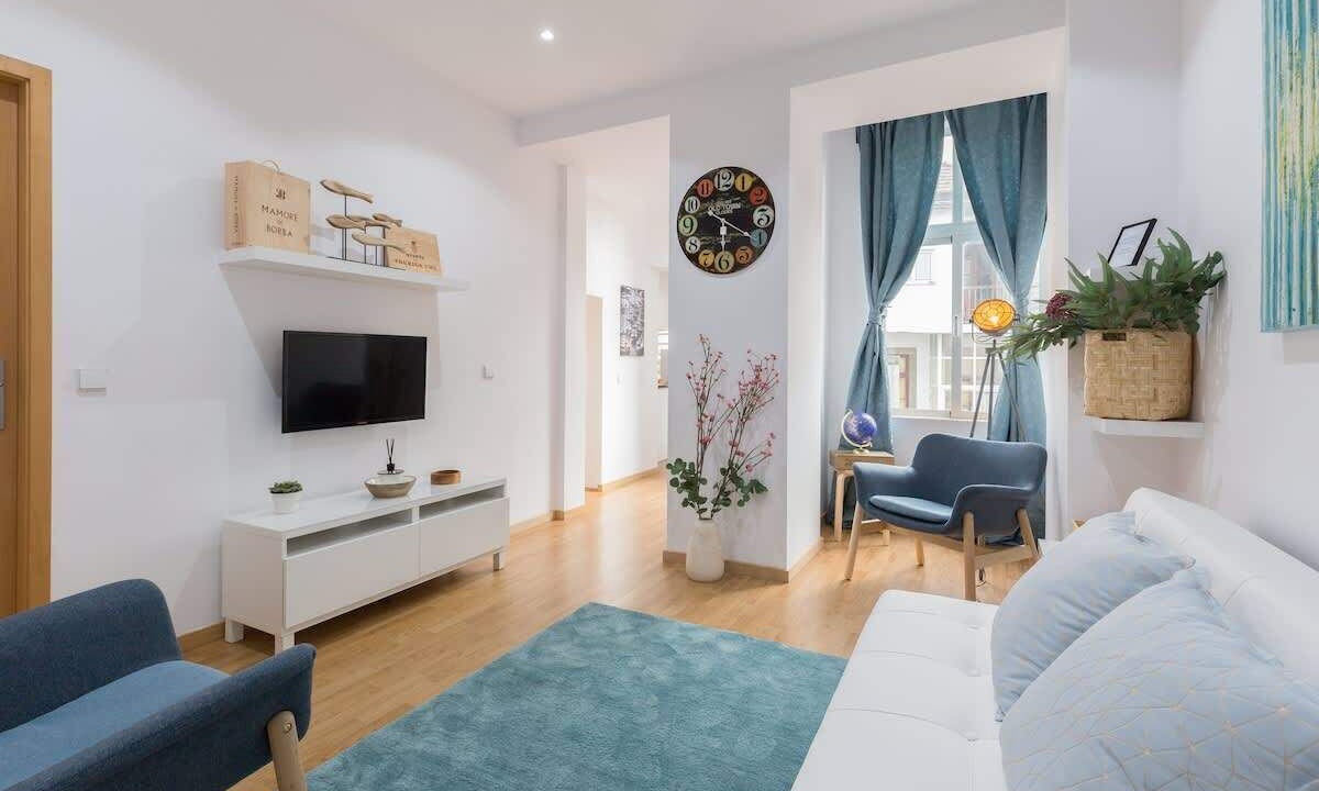 Centro / Baixa Apartment | Central Porto 2BR Apt w/Sofa Bed by HostWise