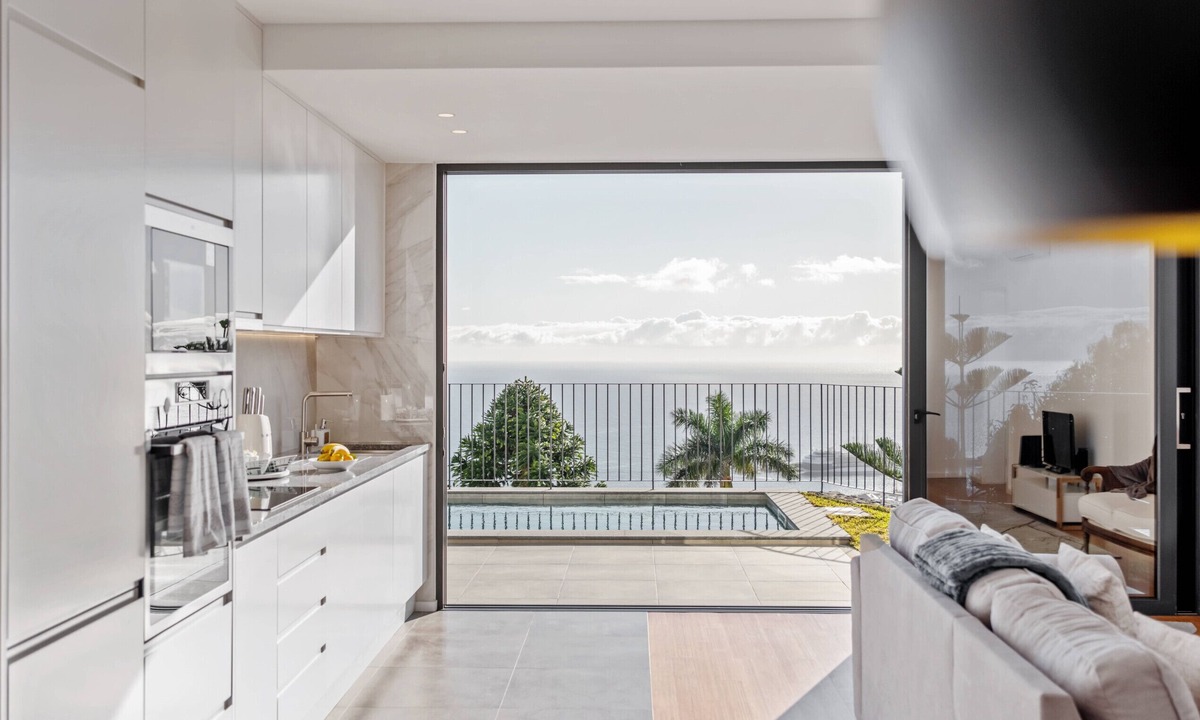 Santa Maria Maior Apartment | Atlantic Bloom by Homie
