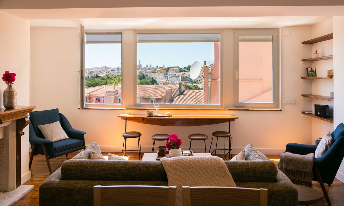 Merces Apartment | Central Rooftop Apartment by LovelyStay