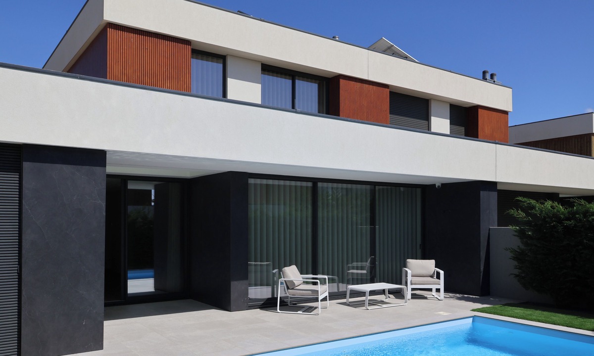 A Ver-o-Mar House | New, modern vacation home with a pool—quiet, family-friendly, and close to the beach