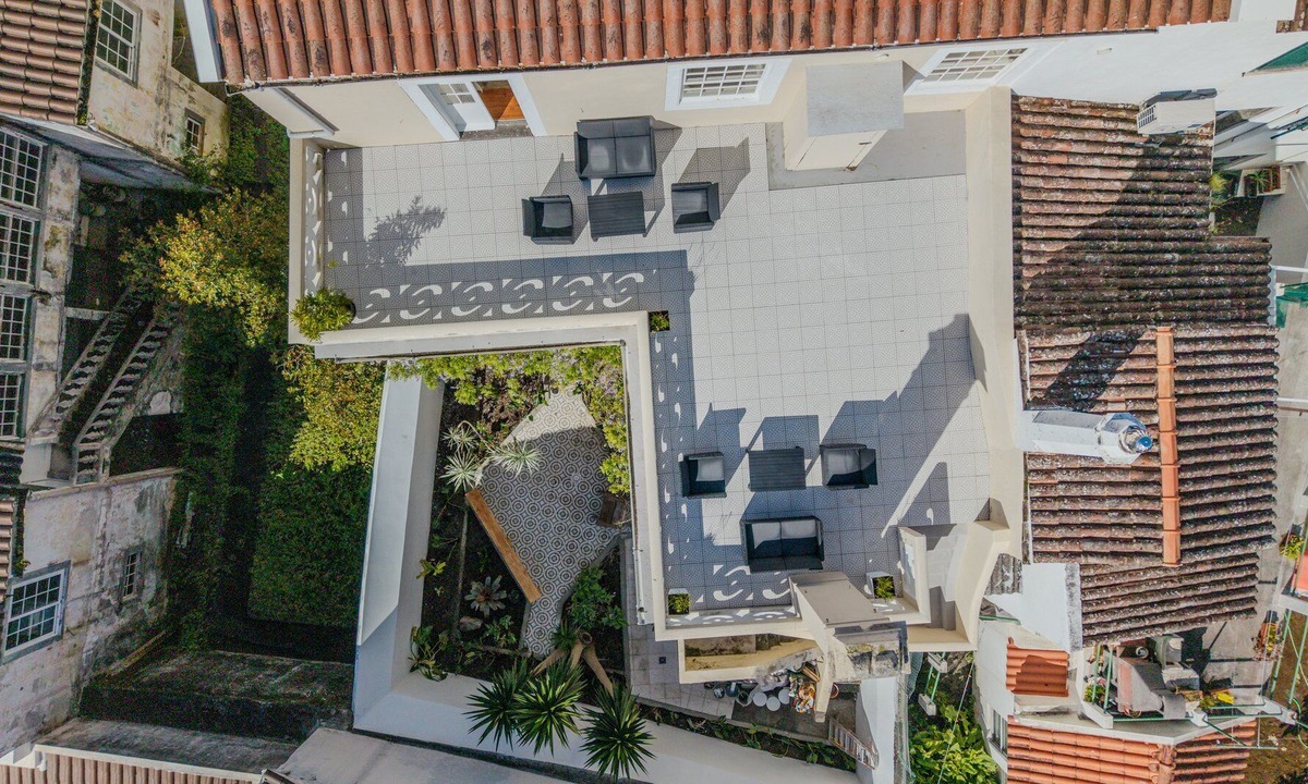 Horta House | GuestReady - Doctor's House Terrace