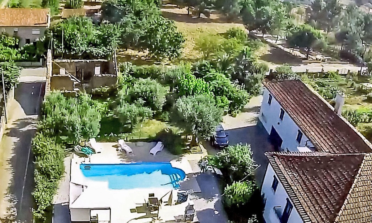 Tabua Apartment | 2-Zimmer-Wohnung beheizter Pool by Interhome