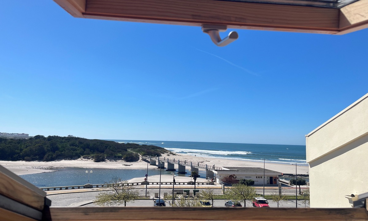 Vila Praia de Ancora Condo | Beachfront loft
