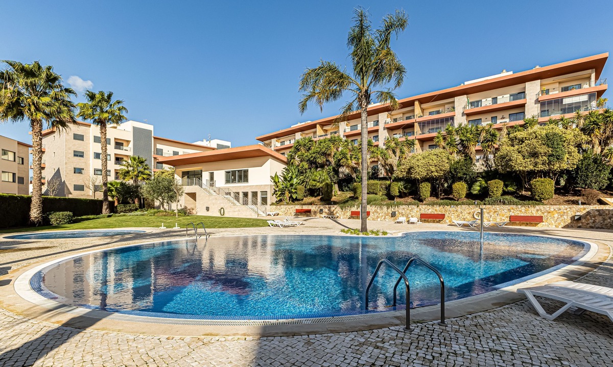 Albardeira Apartment | Encosta By The Marina, Beach & City Center