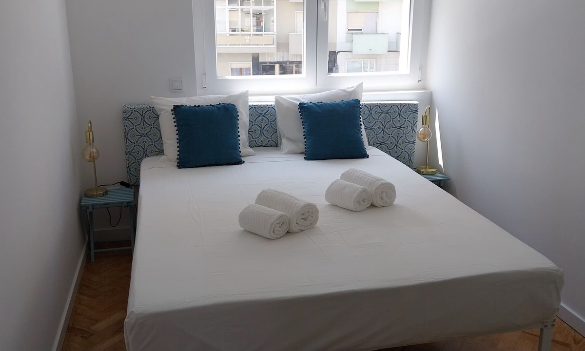 Lumiar Apartment | 2BDR Flat 5min walk to subway & green park