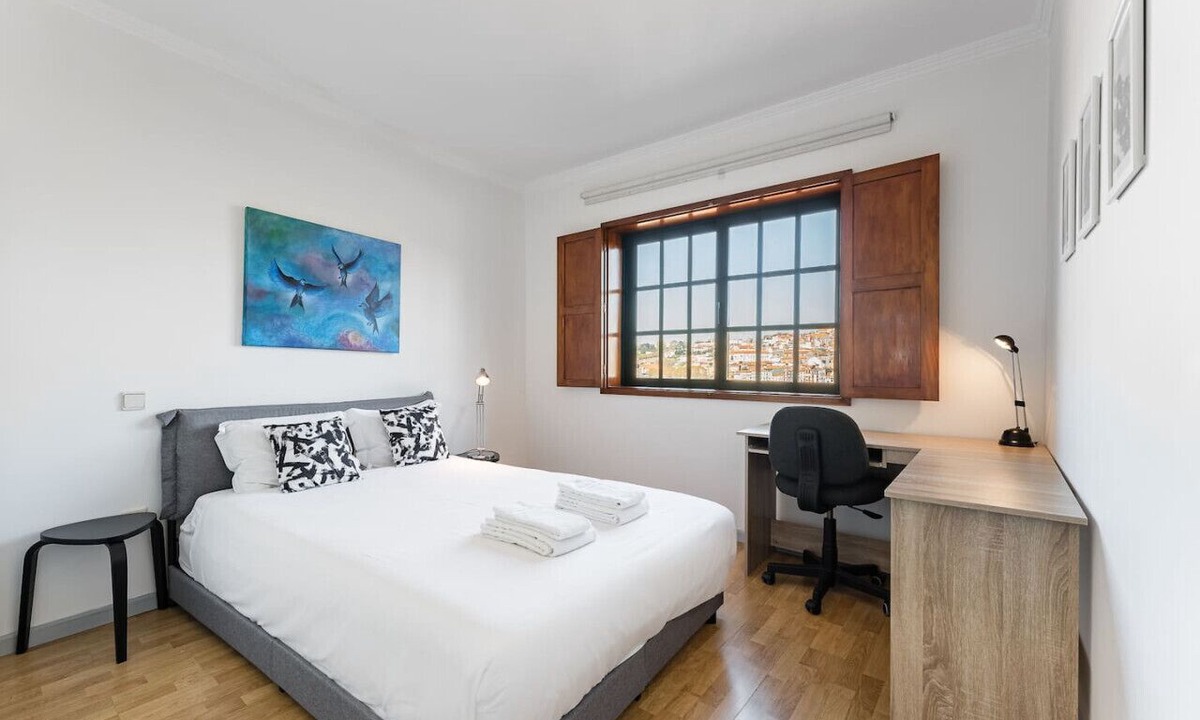 Santa Marinha Apartment | Dream Views of Porto - Private Apt in Gaia by Lisbeyond