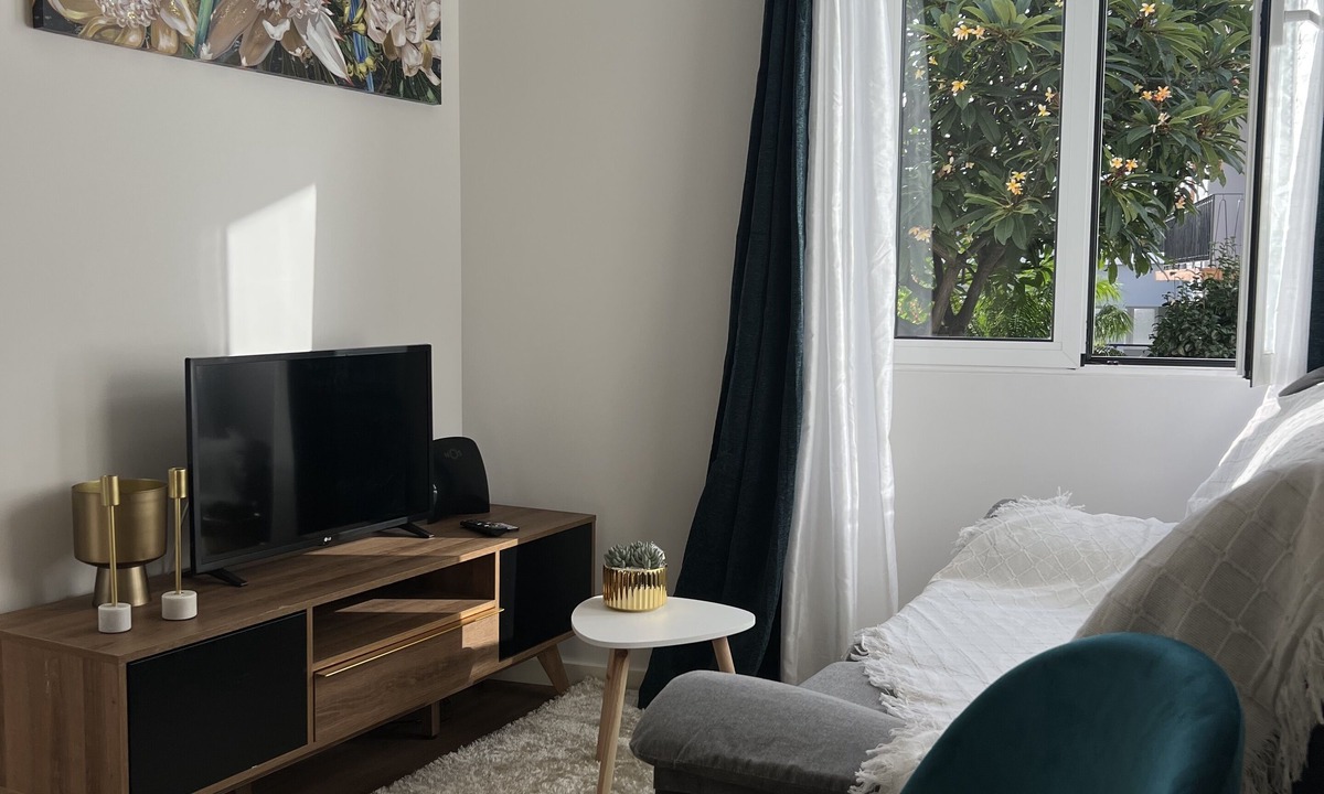 Santa Luzia Apartment | Very cozy, sunny 1 bedroom apartment. Located 5 minutes walk from the center