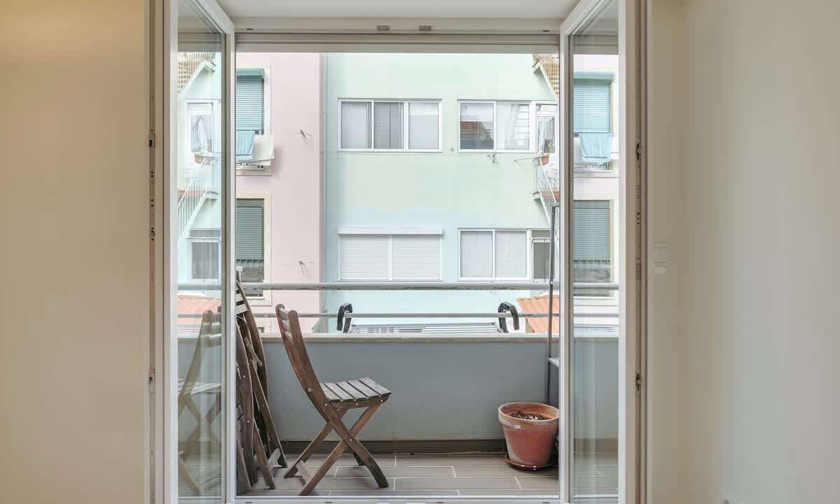 Restelo Apartment | Flat w/Balcony & Workspace by HostWise