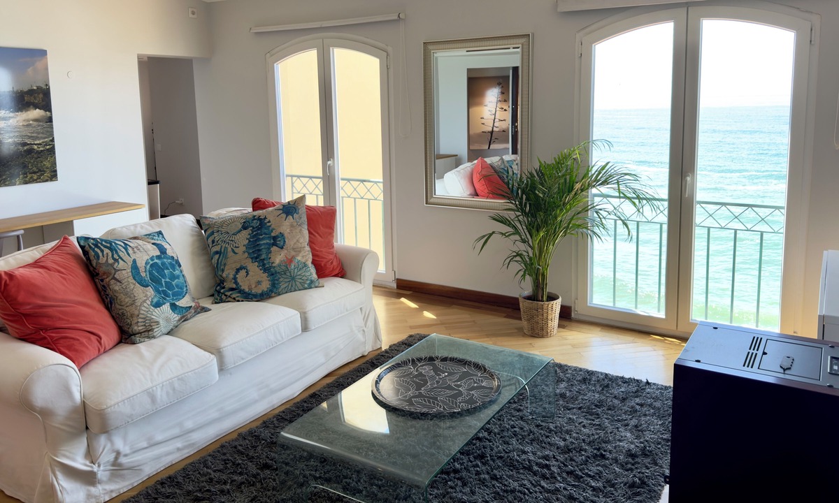 Parede Condo | Sea Front Apartment Estoril Coast