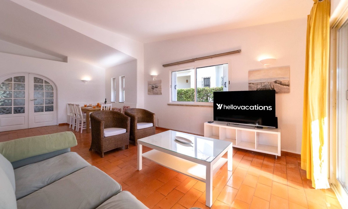 Quarteira Villa | Villa Uno by HelloVacations