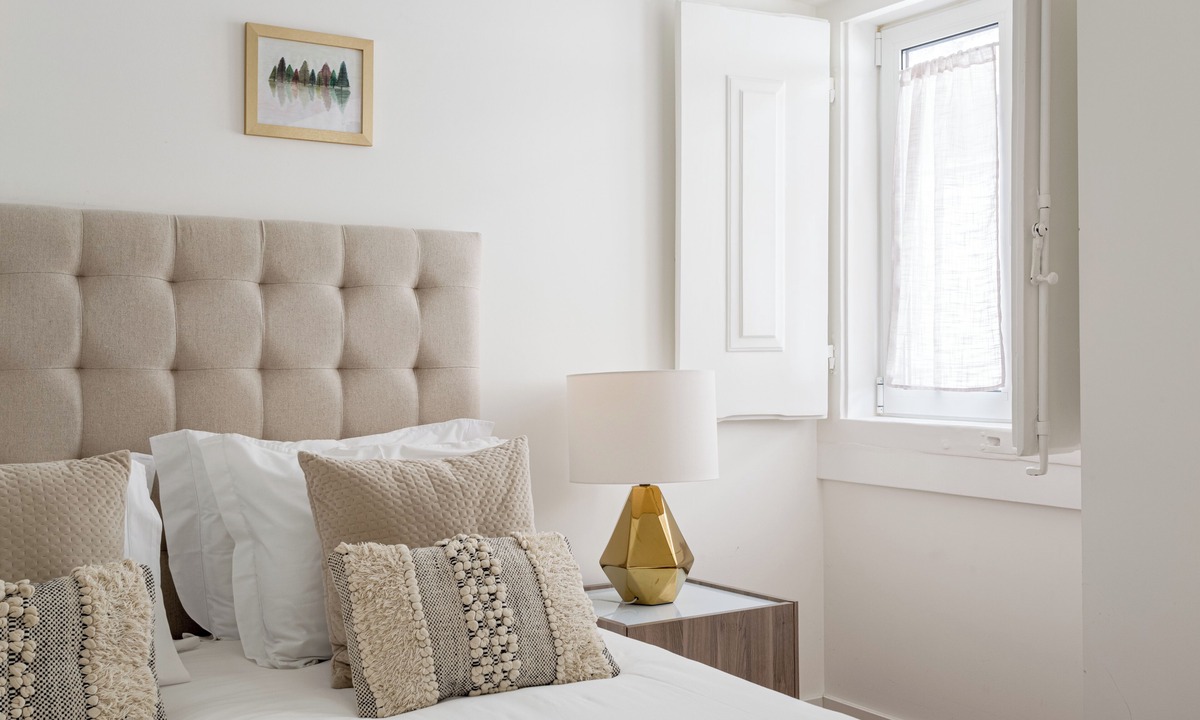 Chiado Apartment | Central Lisbon 3 Bedroom Duplex With Elevator & AC