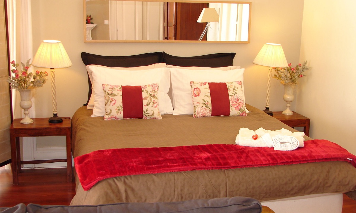 Santa Maria Maior Apartment | AMAZING VIEW over the bay, by the Old Town, walk to the city, quiet area