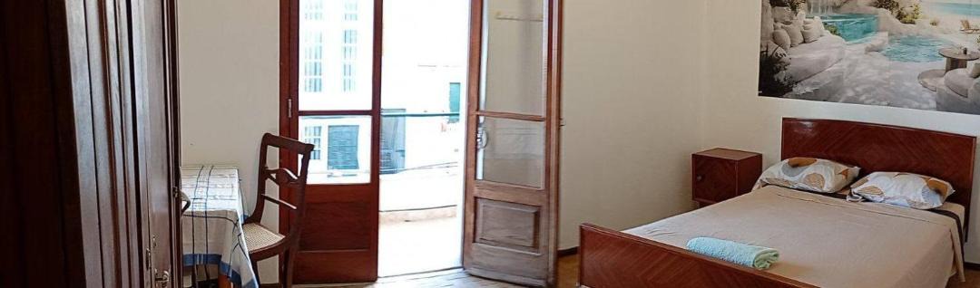 Apelacao House | Big Room tourist with balcony near the lisbon airport