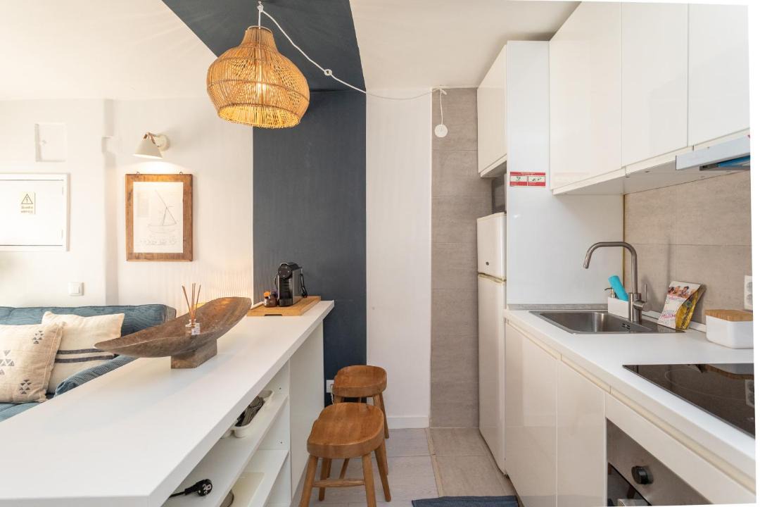 Parede Apartment | BeGuest Tiny Azure Apartament
