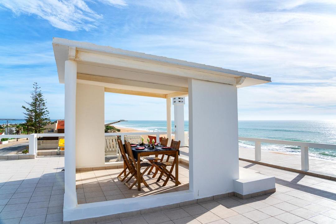 Praia de Faro House | Blife Cerya private rooms at Faro beach