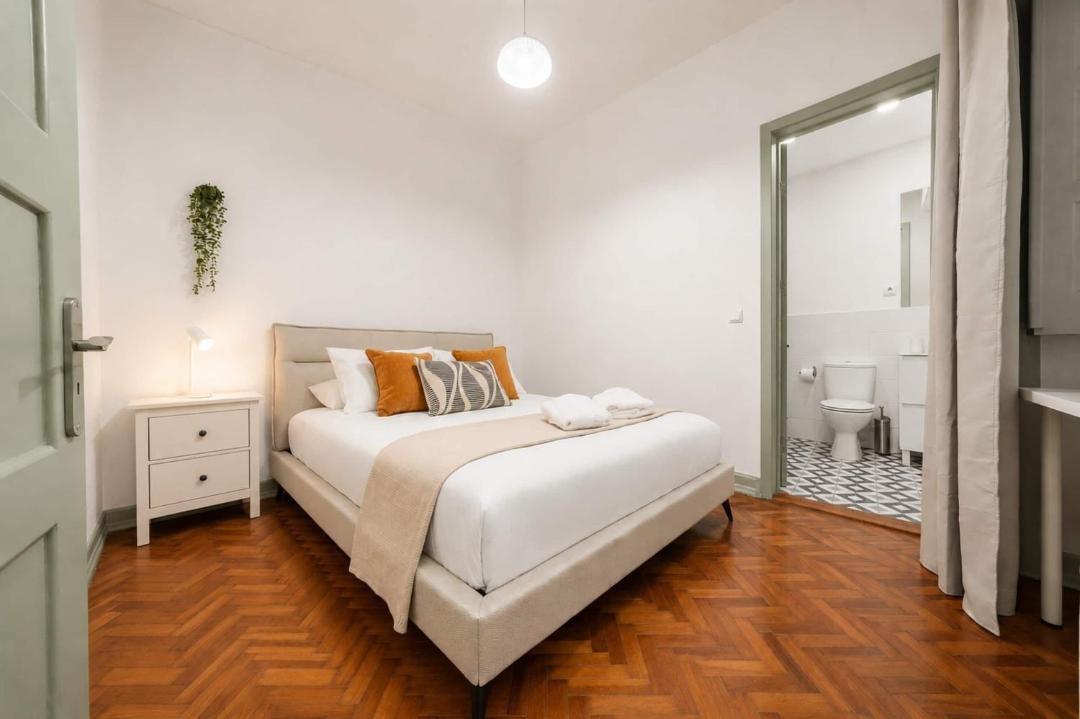Sao Jose House | 2D- Authentic Lisbon Lifestyle, Charming Cafés, Local Restaurants and Hidden Gems at Your Doorstep