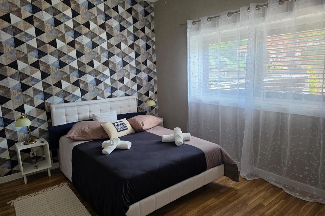 Medelo Apartment | Large house with comfortable outdoor area in Fafe