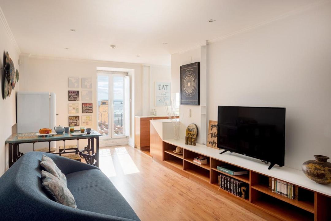 Santo Estevao Apartment | Alfama River Light Sunlit Views