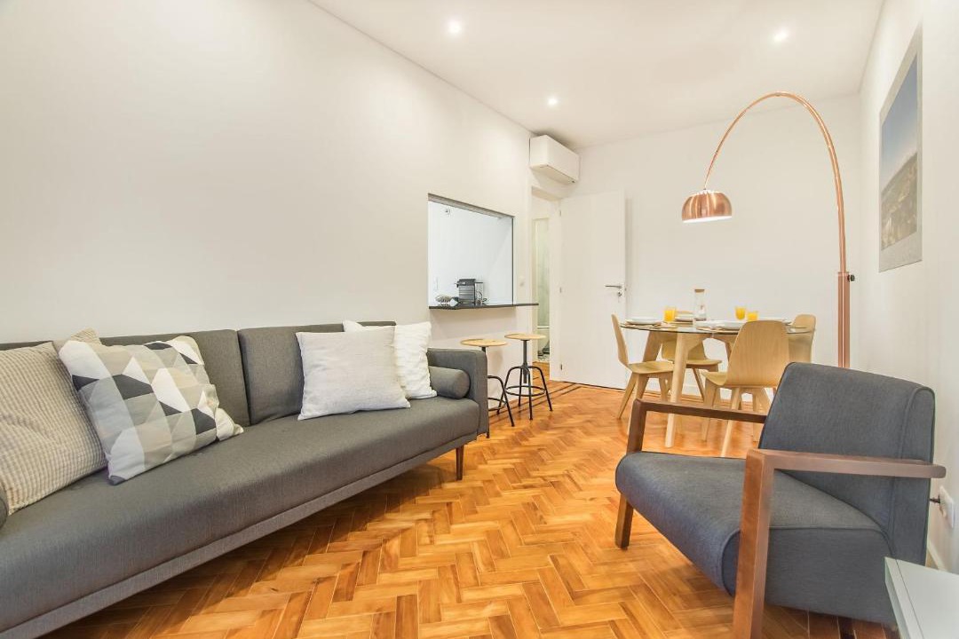 Santo Antonio Apartment | Marquês de Pombal Metropolitan Flat