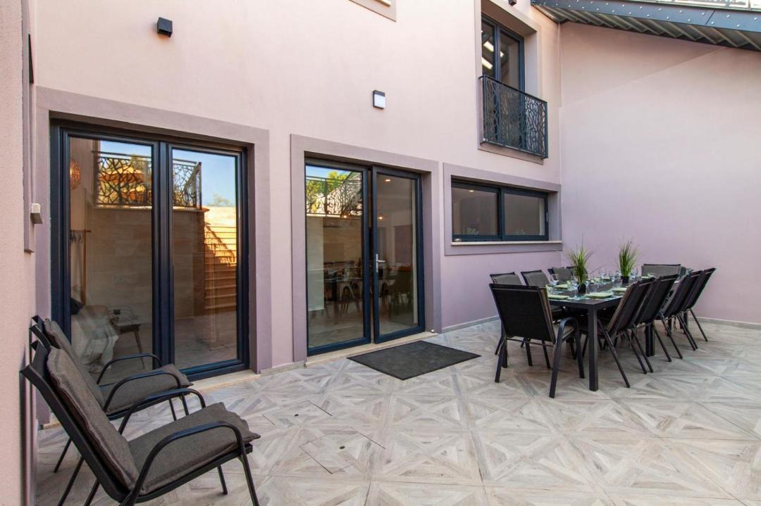 Estombar Villa | Casa Gabriel