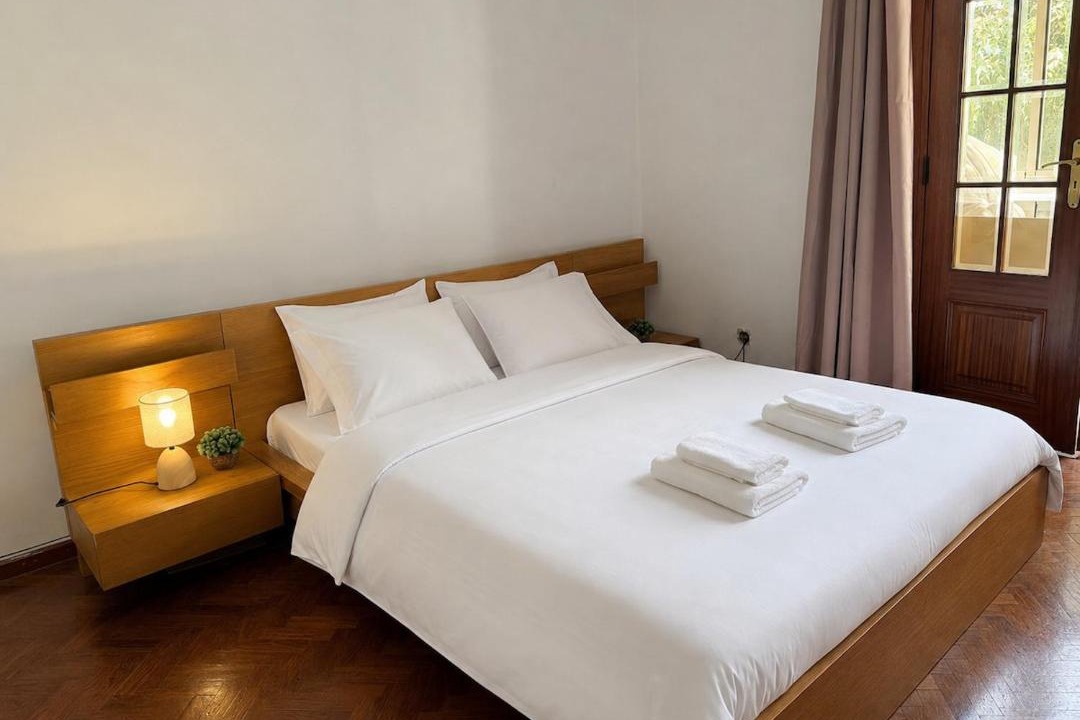Amadora Apartment | Quarto confortável em apartamento familiar