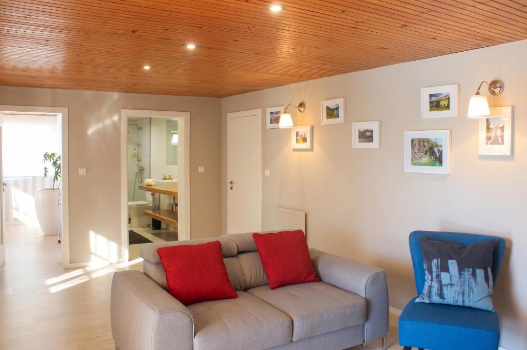 Vila Nova de Famalicao House | Charming House in Requião with Shared Pool