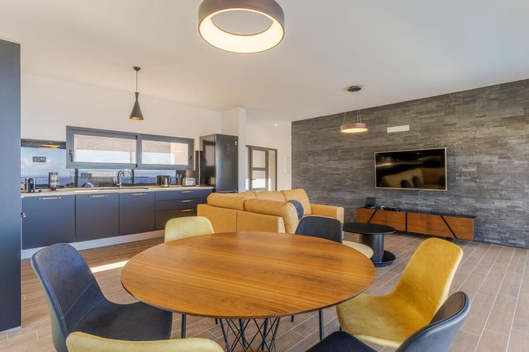 Estreito da Calheta Apartment | Casa Mozart I Sea View, Pool & Ac Retreat