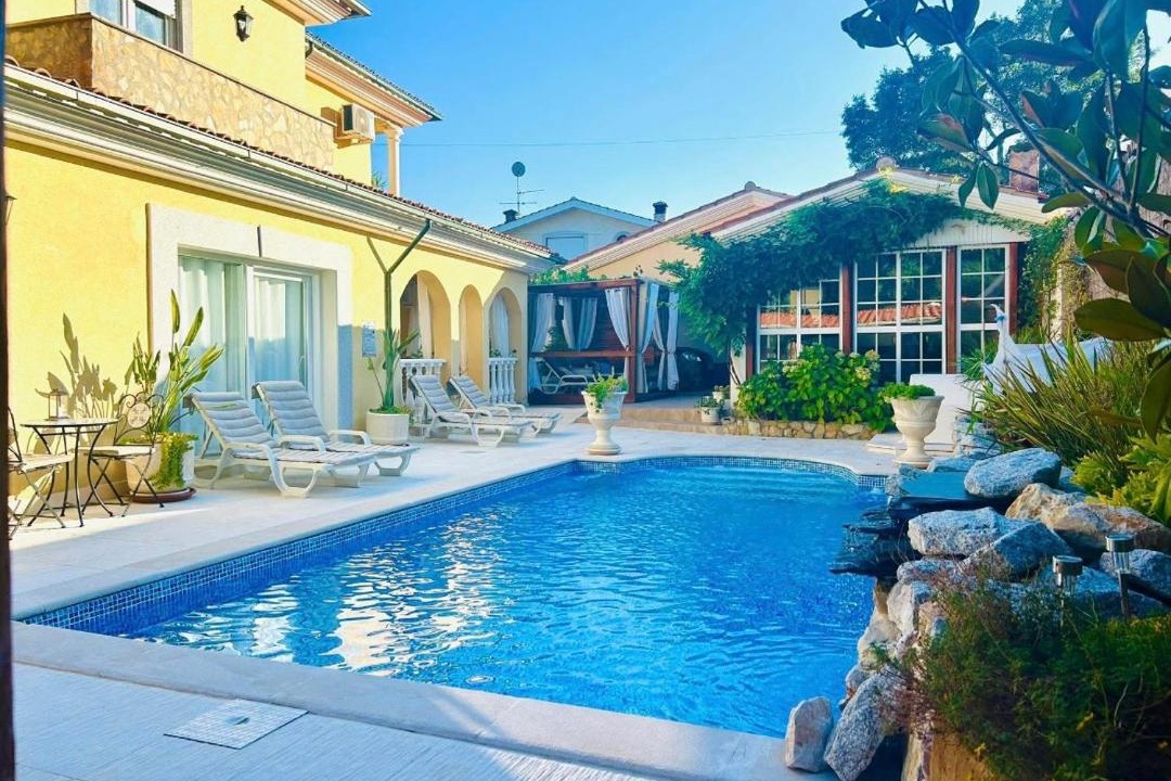 Vila Nova de Poiares House | Sunrise Villa Alvorada - Sun-Kissed Suite Accessiblility