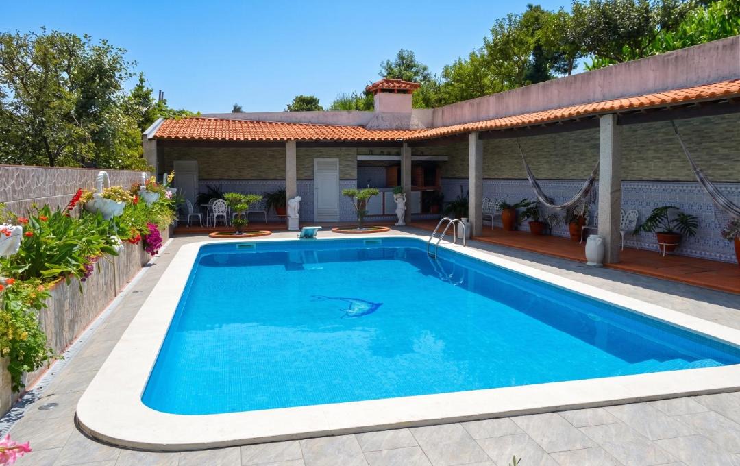 Oliveira De Azemeis Villa | Spacious Villa with Private Pool in Oliveira de Azeméis