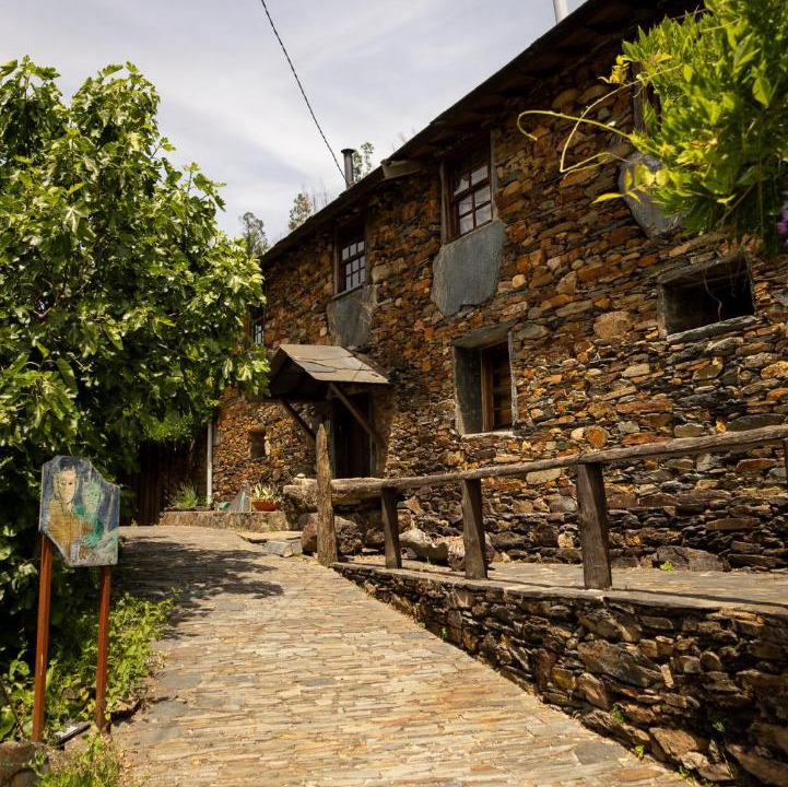 Alvarenga House | O Pardieiro - Aldeia da Paradinha com praia fluvial