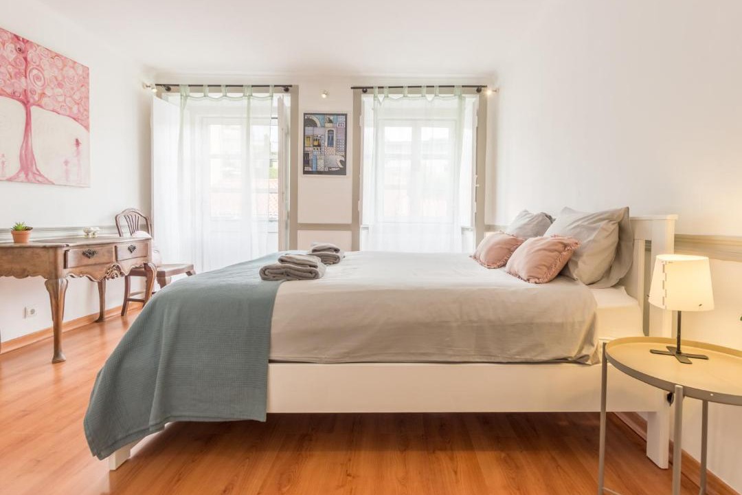 Santos Apartment | Sweet Secret Garden at Lisbon com estacionamento