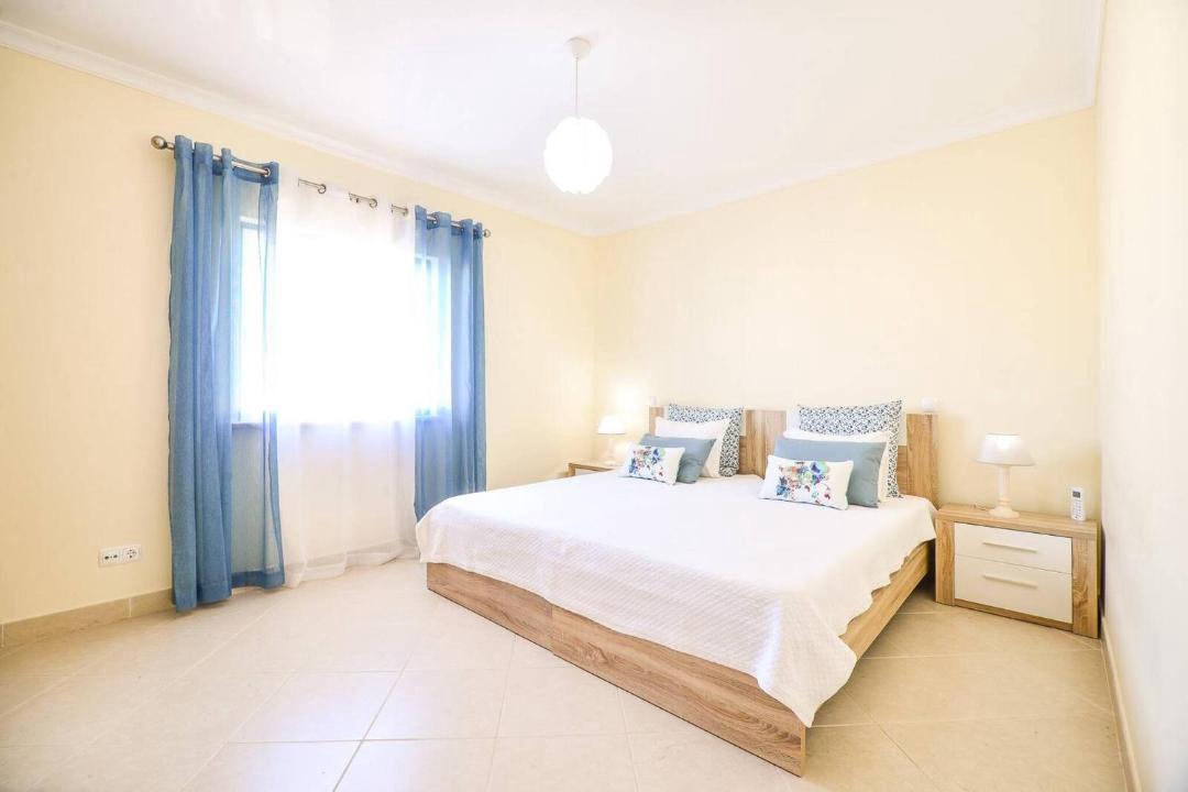 Monte Raposo Villa | Vila Alcantarilha by MTPhomes