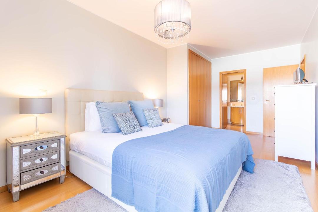 Ramalde Apartment | Comfortable & Quiet 3BR near Metro by LovelyStay
