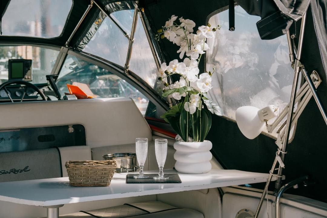 Campanha Boat Rental | SLEEPBOAT YACHT in Oporto Douro