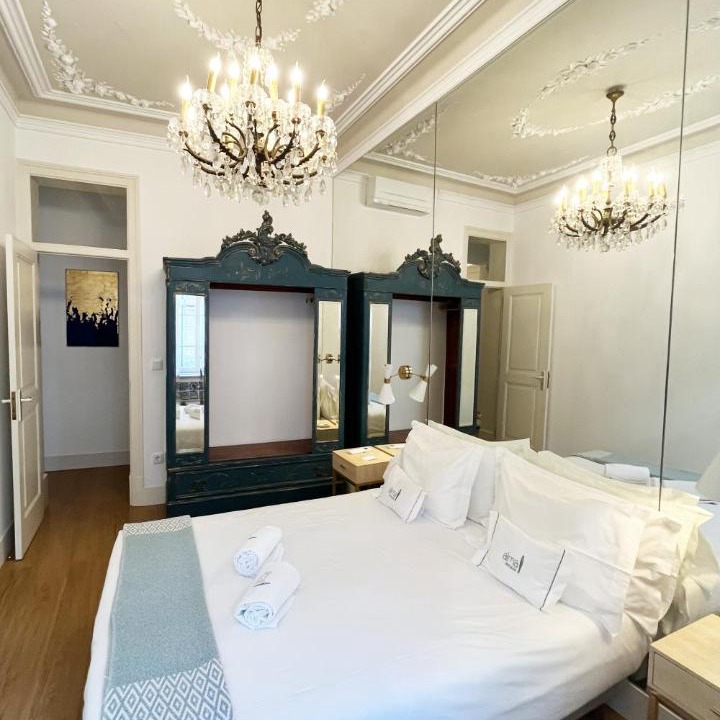 Bairro Alto Apartment | Baroque apart with patio Portuguese Soul Bica Tram 4p