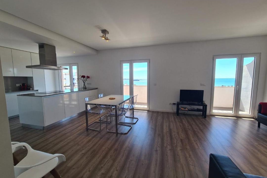 Linda-a-Velha Apartment | Bright by the Beach - by CoH