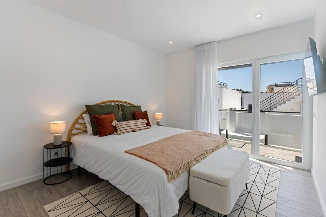 Peniche House | Modern Villa with Private Pool Near Baleal Beach