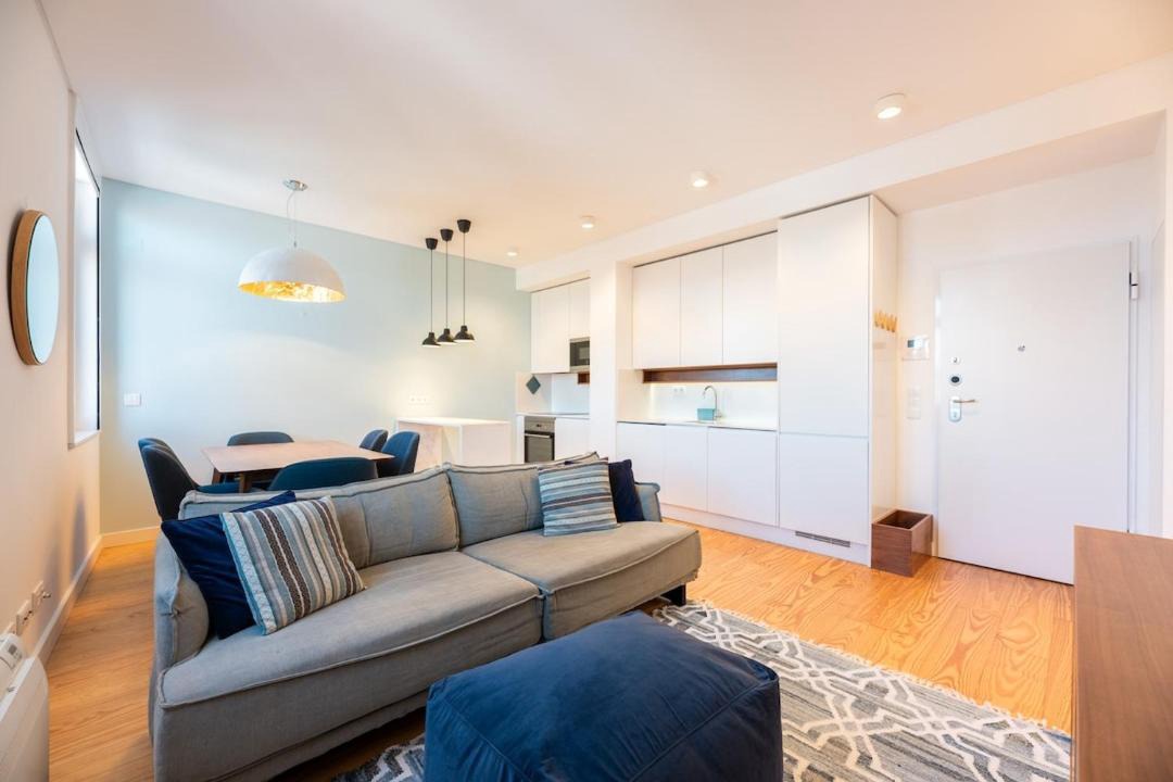 Encarnacao Apartment | Bairro Alto Bright Apt with AC Elevator