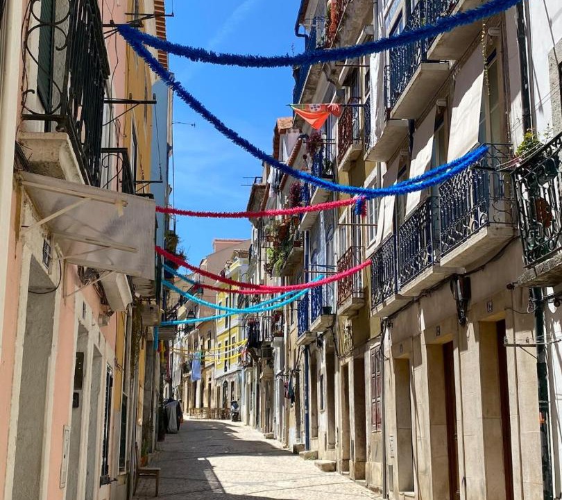 Santos Apartment | Tejo River View Classic Flat in Lisbons Historic Heart