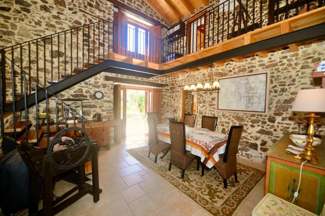 Dornes House | Riverside - Lovely river-view 3 bedroom house