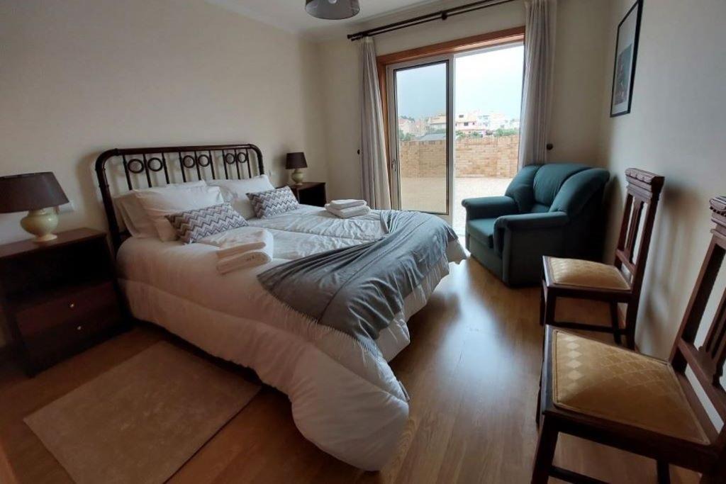 Madalena Apartment | Silver Waves